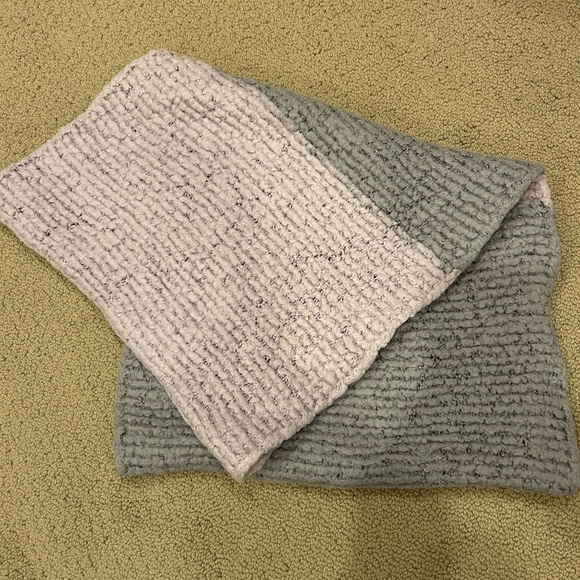 KIMCHI BLUE | Infinity scarf - Picture 3 of 3